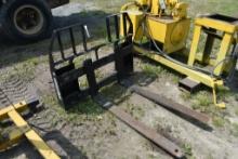 Set of 4k lb. quick-attach pallet forks