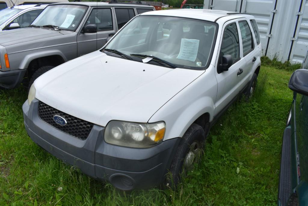 2005 Ford Escape Car