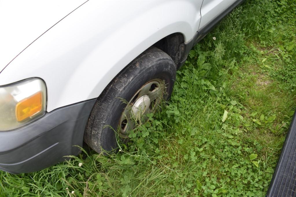 2005 Ford Escape Car
