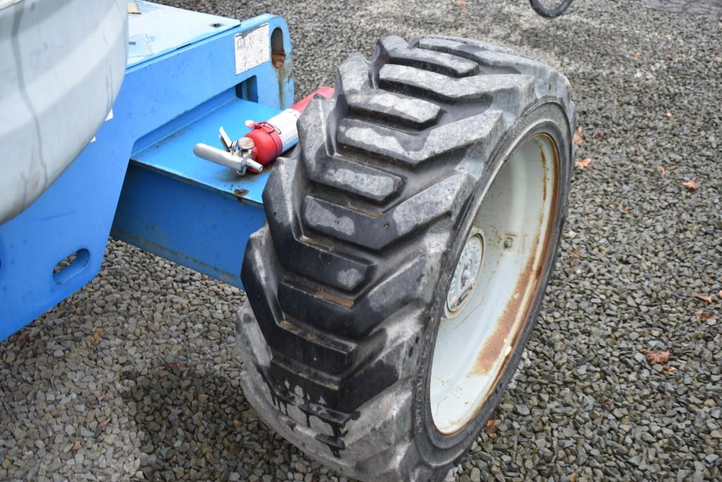 Genie D-45/25 4WD All-Terrain Manlift