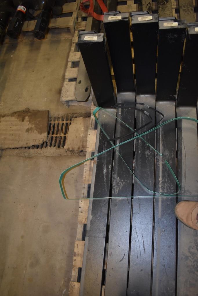 Pair of 48" Pallet Forks