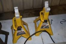 Pair of Performance Tool 3T Jack Stands