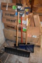 Snow Pusher Shovel, 2 Snow Shovels