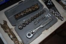 Craftsman 3/8"  Metric Ratchet and Socket Set with Bar of 3/8" Craftsman Sockets