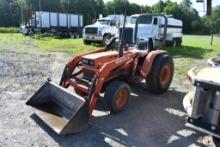 Kubota B8200 Loader Tractor