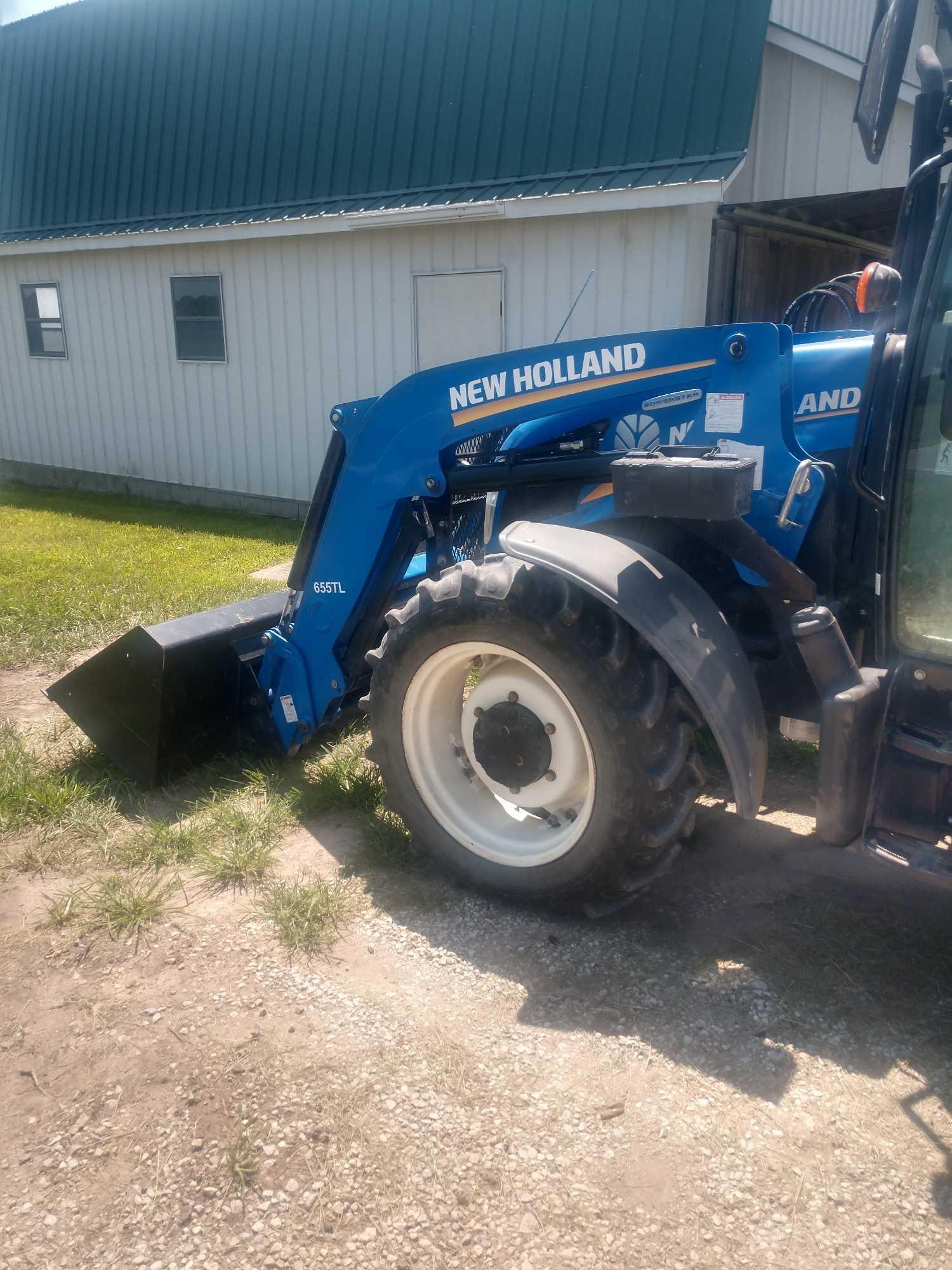 2015 New Holland T4.75 Tractor w/ 655TL loader and bucket