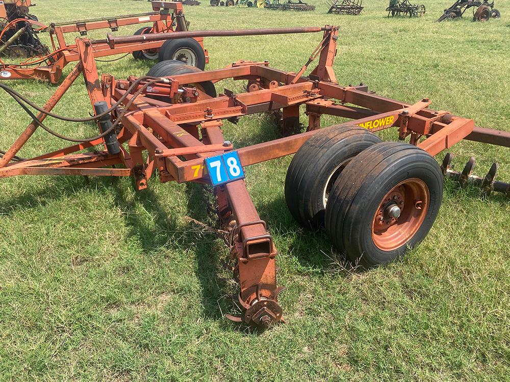 Sunflower 7110 Series 12ft Mulch Treader