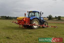 Kuhn Aero Pneumatic Fertiliser Spreader