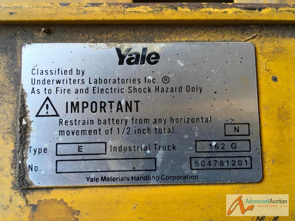 Ride on electric Pallet Jack with Automatic charger.