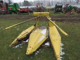 NH 824 2 row Corn head