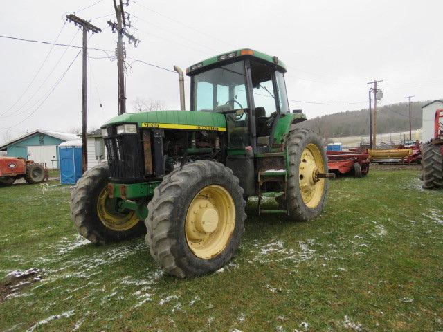 JD 7810 4wd w/cha transmission & brake issues does run 2317 hrs front 4wd unhooked sidedoor missing