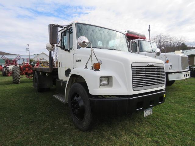 2002 Freightliner F70 Flatbed Vin#1FVABSAK22HK15740 391427 miles title