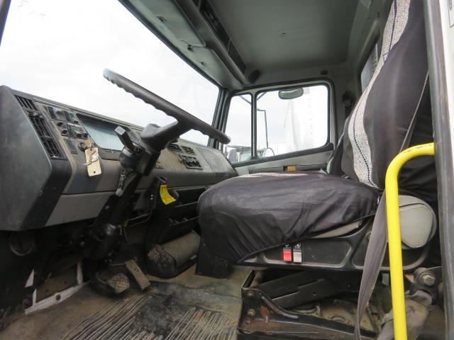 2002 Freightliner F70 Flatbed Vin#1FVABSAK22HK15740 391427 miles title