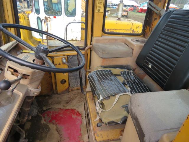 Ford A-64 Payloader good rubber