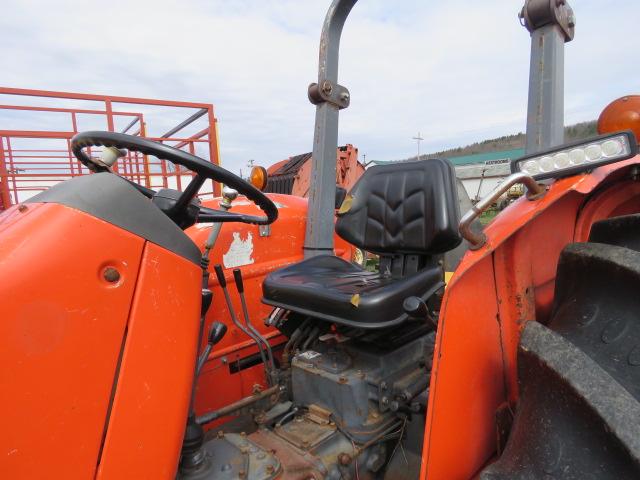 Kubota M8030 w/Quicke 640 Loader