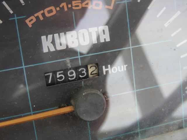 Kubota M8030 w/Quicke 640 Loader
