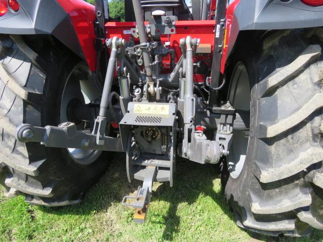 MASSEY FERGUSON 4709 TRACTOR