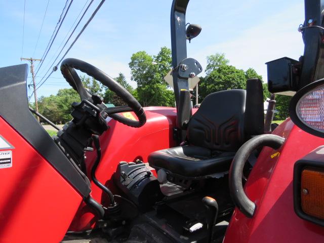 MASSEY FERGUSON 4709 TRACTOR