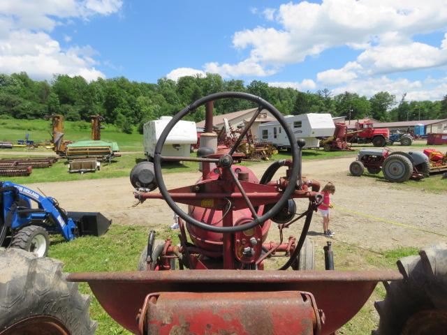 MCCORMICK FARMALL SUPER MTA TORQUE AMPLIFIER TRACTOR