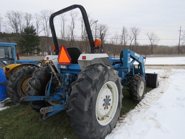 FORD 2120 TRACTOR WITH A NEW HOLLAND 7309 LOADER 4WD 2124 HRS