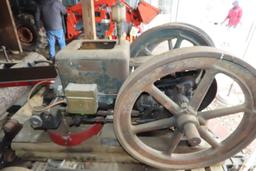 WITTE HIT AND MISS ON WOOD IRON WHEEL TRACTOR BASE