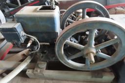 WITTE HIT AND MISS ON WOOD IRON WHEEL TRACTOR BASE
