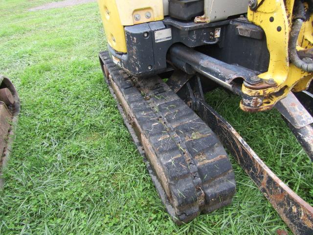 YANMAR MINI EXCAVATOR UNIVERSAL VI027-5B W/PUSH BLADE