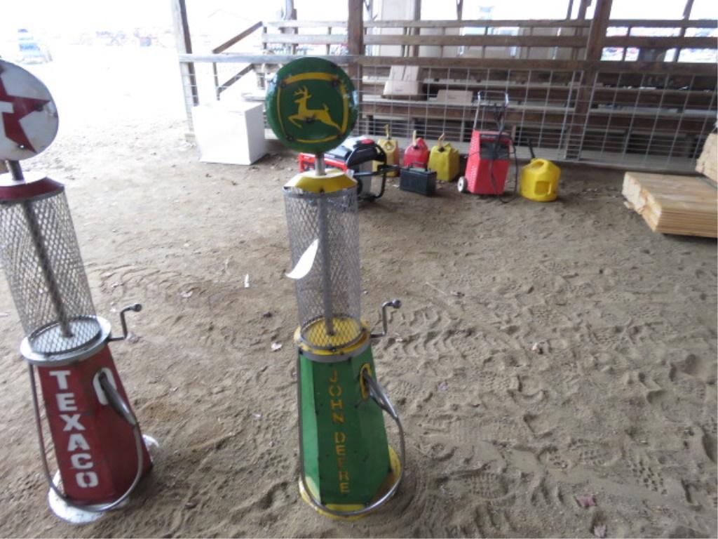 JOHN DEERE IMITATION PUMP