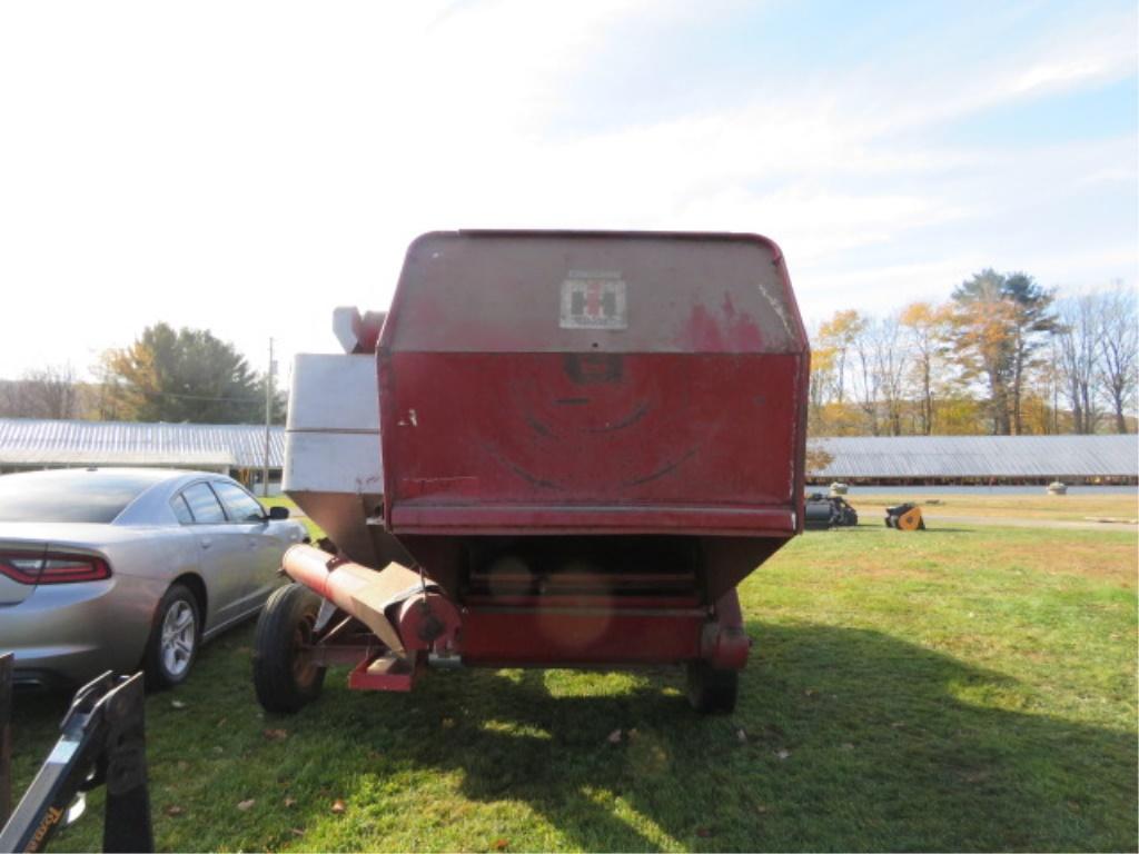 INTERNATIONAL 82 TRAILER COMBINE