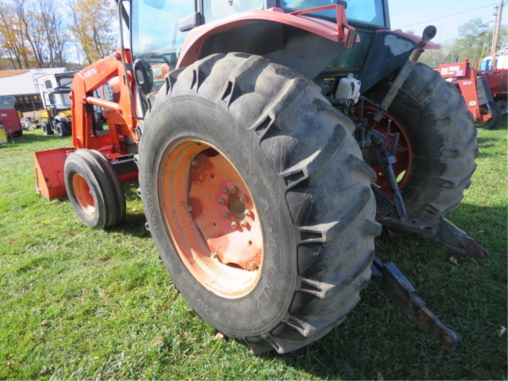 KUBOTA M9000 TRACTOR 2WD W/ KUBOTA LA1251 LOADER 3918HRS