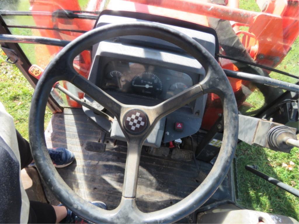 KUBOTA M9000 TRACTOR 2WD W/ KUBOTA LA1251 LOADER 3918HRS