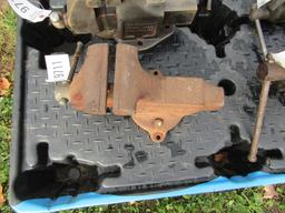 CRAFTSMAN VISE RED