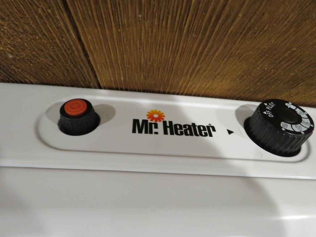 MR. HEATER 30,000BTU NATURAL GAS VENT FREE HEATER