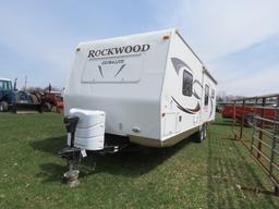 2011 ROCKWOOD ULTRA LITE PULL BEHIND CAMPER