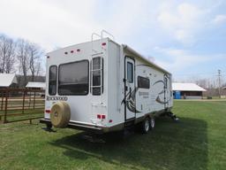 2011 ROCKWOOD ULTRA LITE PULL BEHIND CAMPER