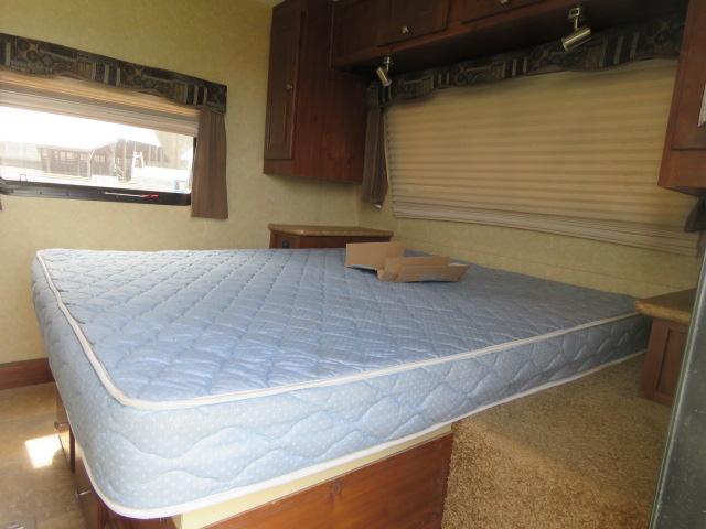 2011 ROCKWOOD ULTRA LITE PULL BEHIND CAMPER