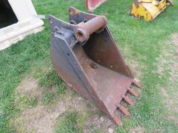 EXCAVATOR BUCKET