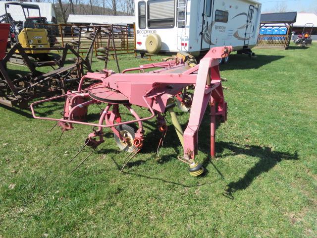 3PT HITCH J&S  HITCH HAY TEDDER /RAKE