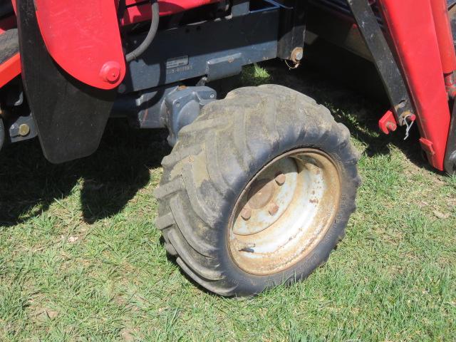 MASSEY FERGUSON GC2300 TRACTOR WITH MASSEY FERGUSON 2350 BUCKET LOADER