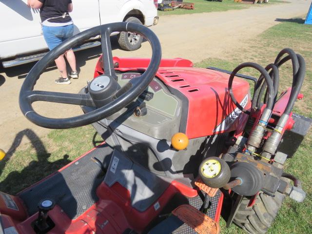 MASSEY FERGUSON GC2300 TRACTOR WITH MASSEY FERGUSON 2350 BUCKET LOADER