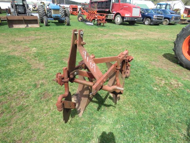 2 BOTTOM 3PT HITCH PLOW