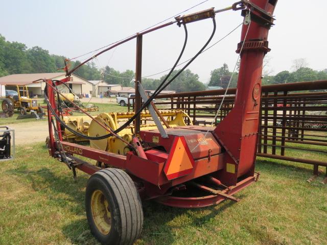 NEW HOLLAND SUPER 717 CHOPPER WITH 717S SICKLE BAR HEAD AND 790 HAY HEAD