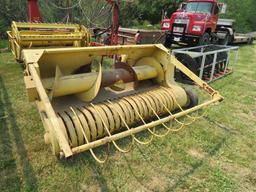 NEW HOLLAND SUPER 717 CHOPPER WITH 717S SICKLE BAR HEAD AND 790 HAY HEAD