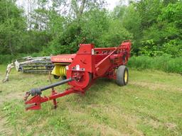 NEW HOLLAND HAYLINER 273 SQUARE BALER