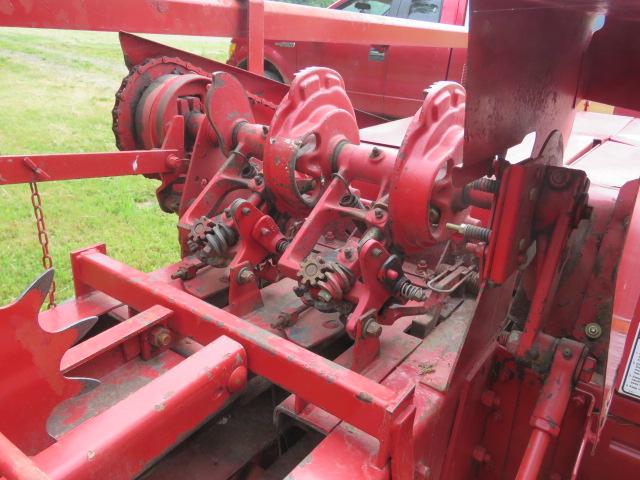 NEW HOLLAND HAYLINER 273 SQUARE BALER