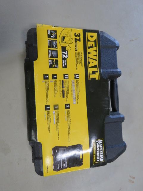 NEW DEWALT 37PC 1/4" MM 6PT COMBO SET