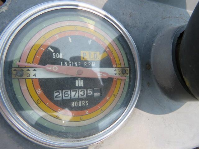 INTERNATIONAL 444 TRACTOR 2673 HOURS