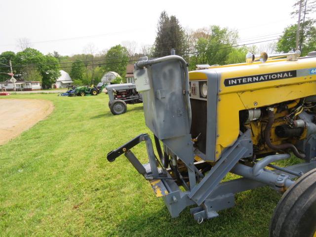 INTERNATIONAL 444 TRACTOR 2673 HOURS
