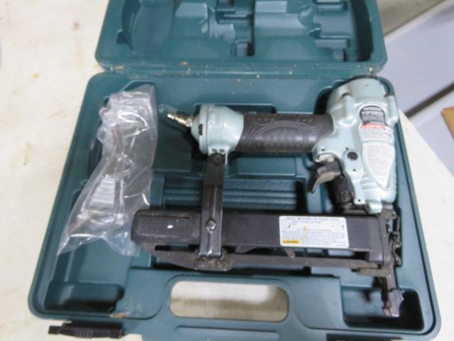 HITACHI AIR STAPLE GUN