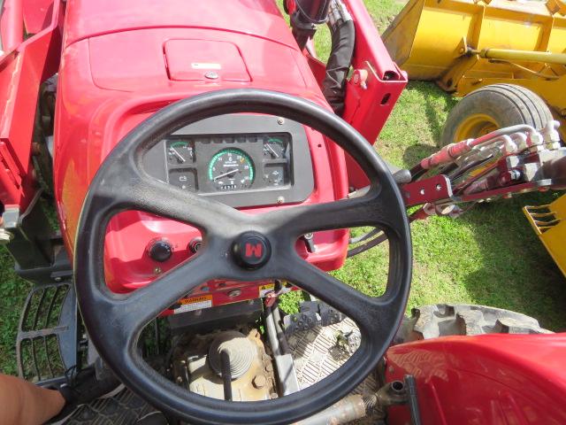 MAHINDRA 5500 TRACTOR WITH MAHINDRA ML 260 LOADER 2WD